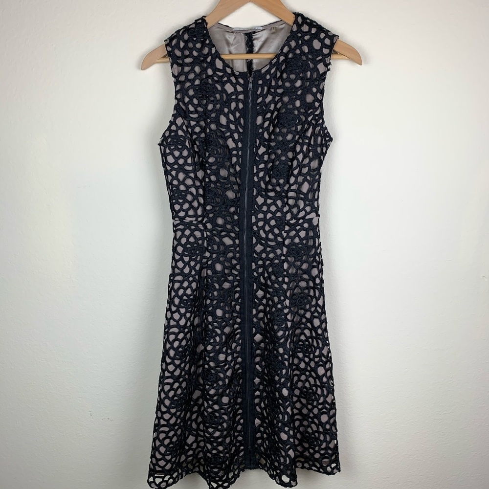 T Tahari women’s cocktail dress laced Black size 2